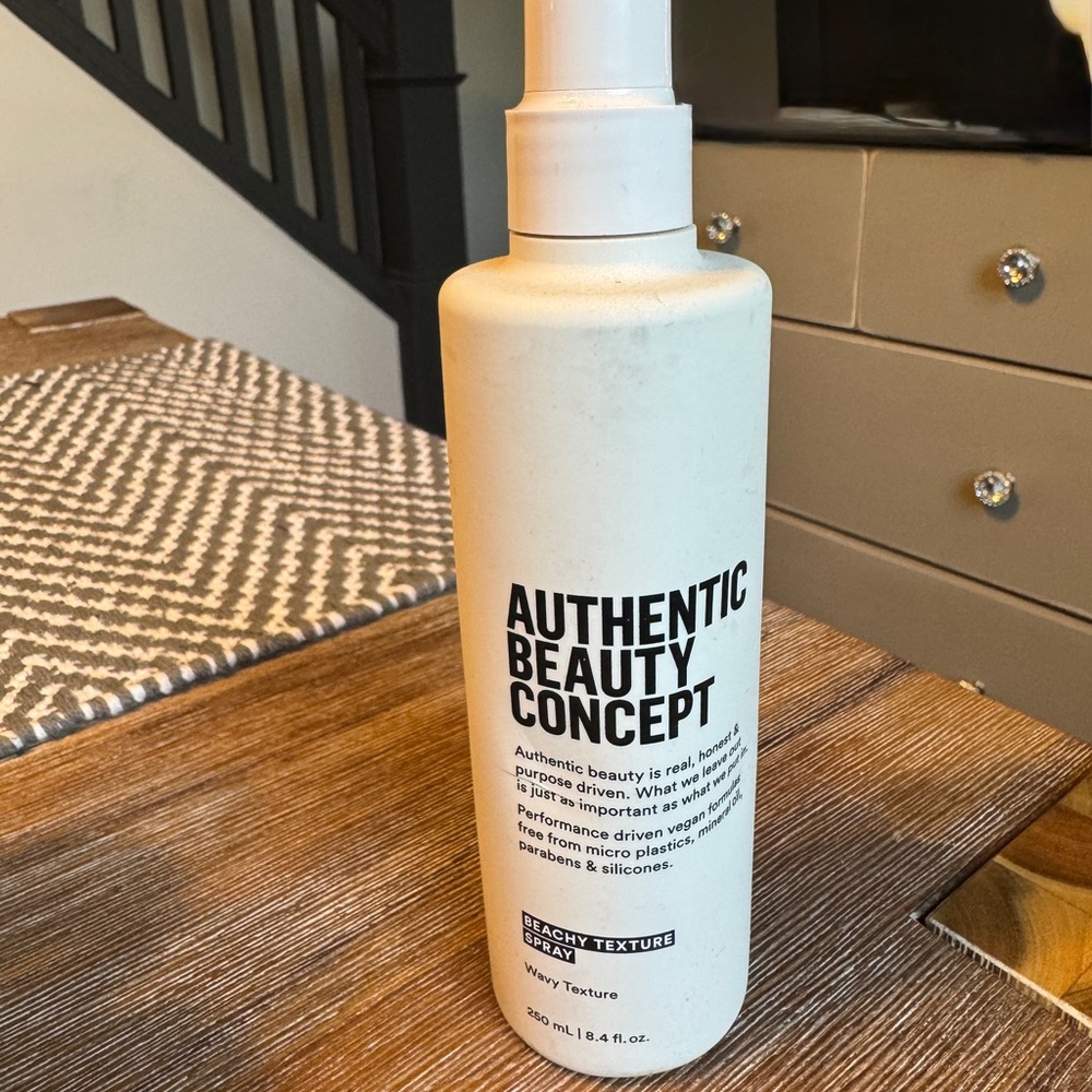 Authentic Beauty Concept Beachy Texture Spray